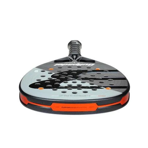 Bullpadel Hack 04 Comfort 26 padel racket with ergonomic grip and sleek design, ideal for advanced players.