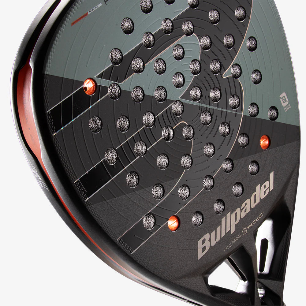 Bullpadel Hack 04 Comfort 26 padel racket with ergonomic grip and modern design, ideal for powerful gameplay.