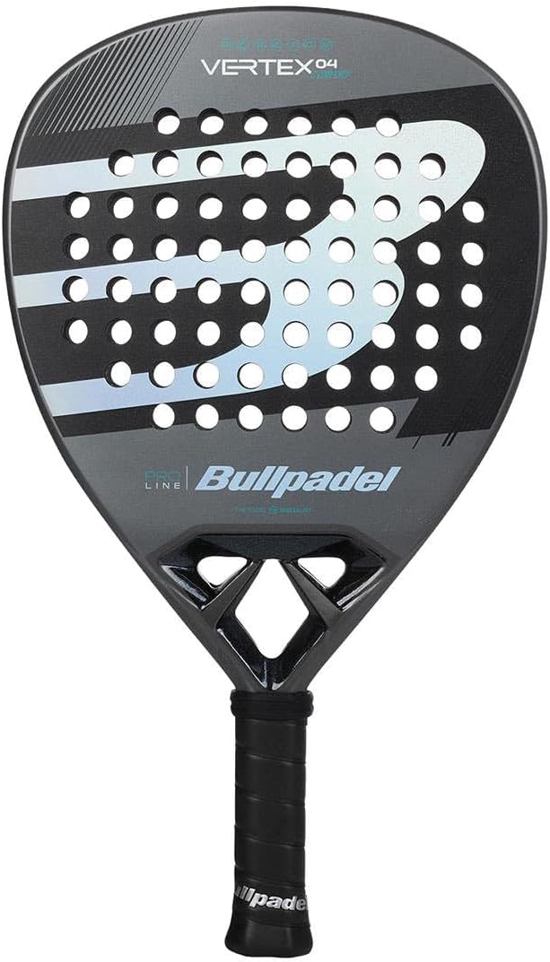 Bullpadel Vertex 04 Comfort Pack Set featuring tennis rackets and accessories, designed for enhanced performance and comfort.