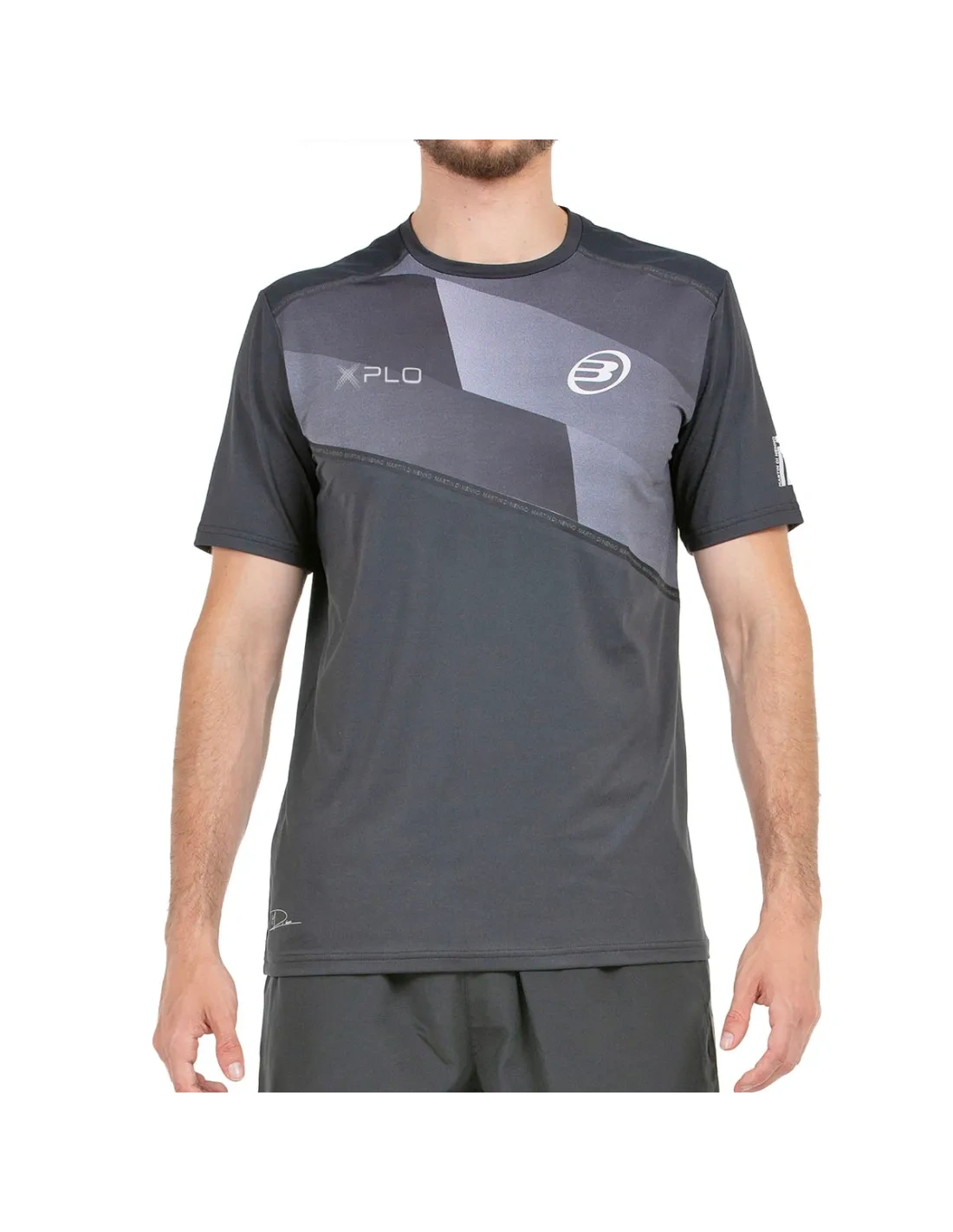 Black Bullpadel Di Nenno 25V T-Shirt in size XL, featuring sporty design and comfortable fit, shown on a model.