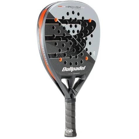 Bullpadel Hack 04 Comfort 26 padel racket with ergonomic grip and sleek design, ideal for advanced players.